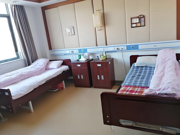 深圳怎么办理入户积分_2025暑期档大盘票房连续10天破亿 在公平时都住司宿舍