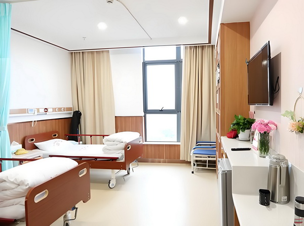 留学生深圳市落户办理_日方代表脚踹慰安妇铜像引公愤国台办:跳梁小丑 让雕开知名度速打爷牛
